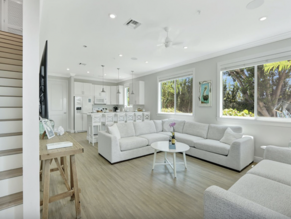 From Villa walk to shops, grocery store, restaurants and the parks!